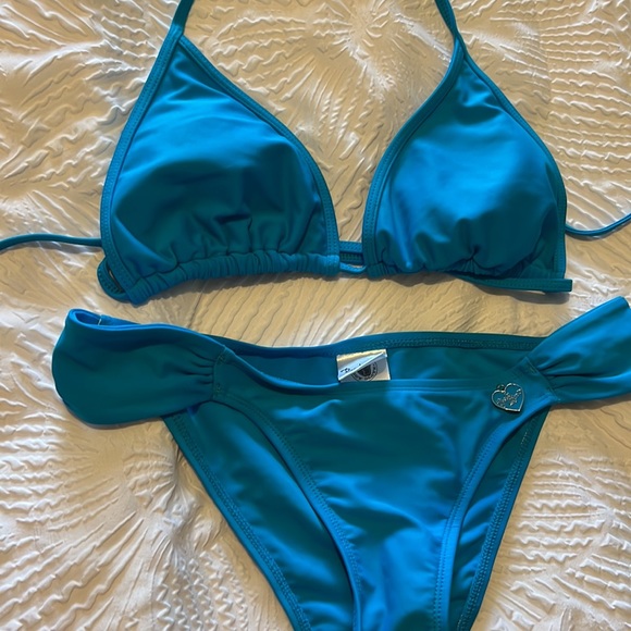 Body Glove Bikini - large and small - Picture 2 of 8